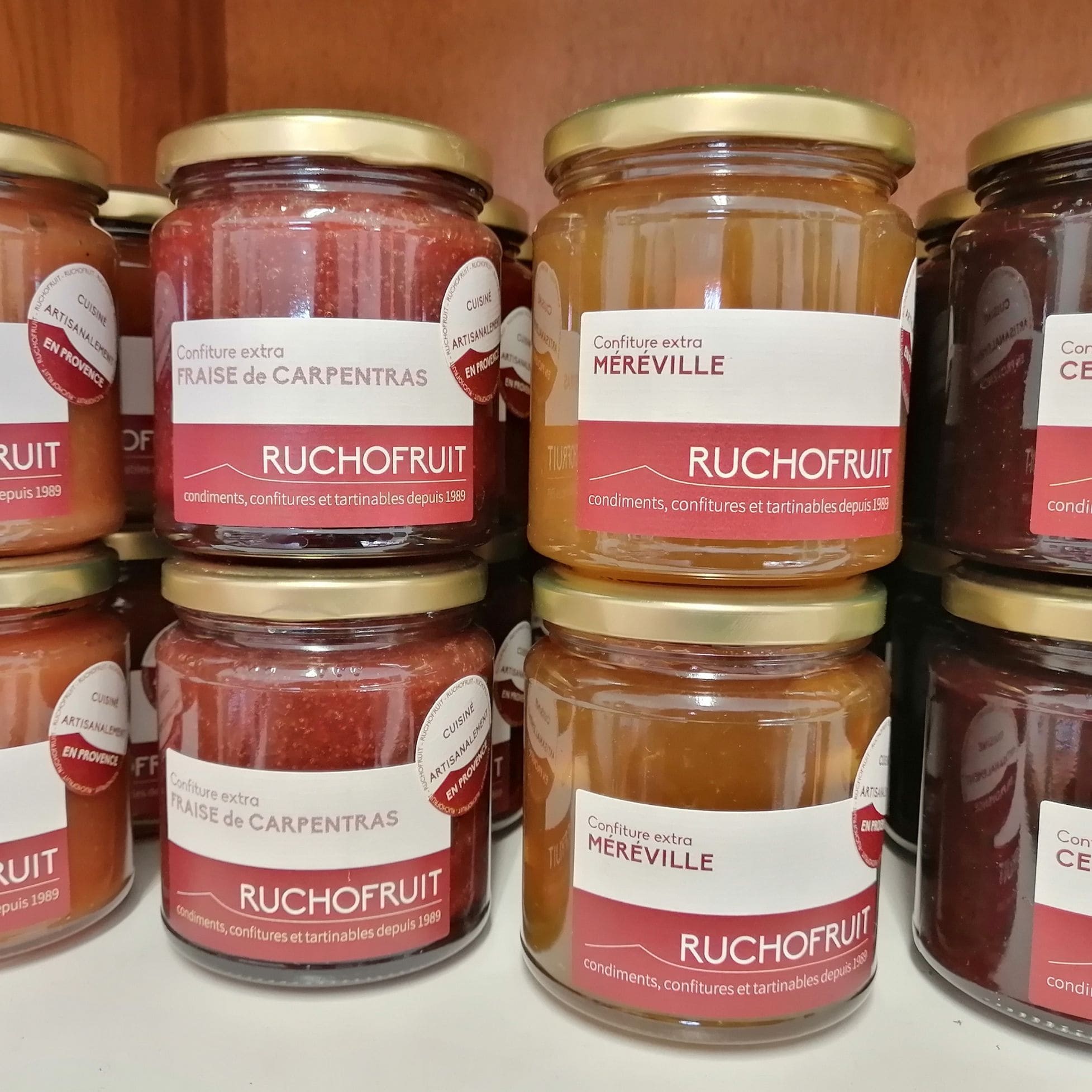 tiquettes de confiture de fraise, confiture d'abricot, confiture de cerise de la marque Ruchofruit